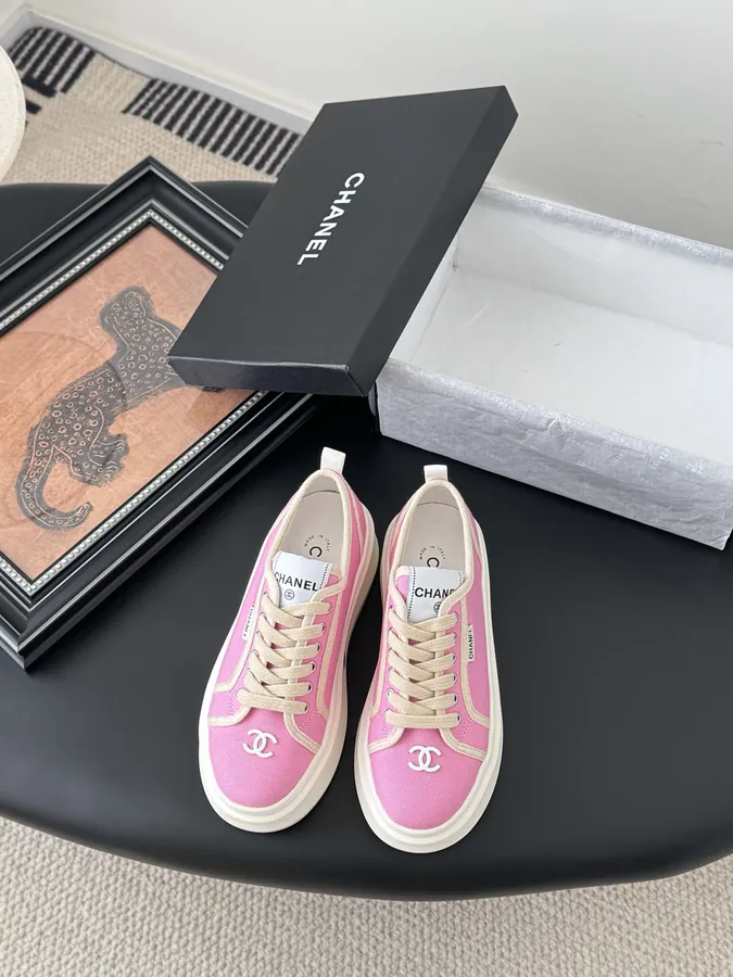 Chanel 25C New Sporty Sneaker