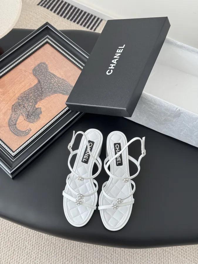 Chanel 25P New Tea Rose Sandals
