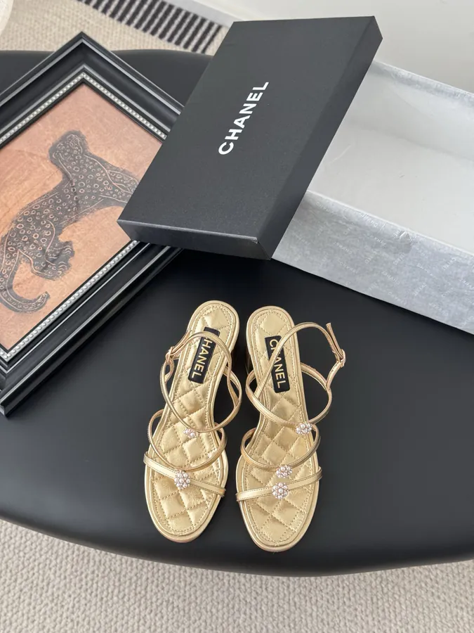 Chanel 25P New Tea Rose Sandals