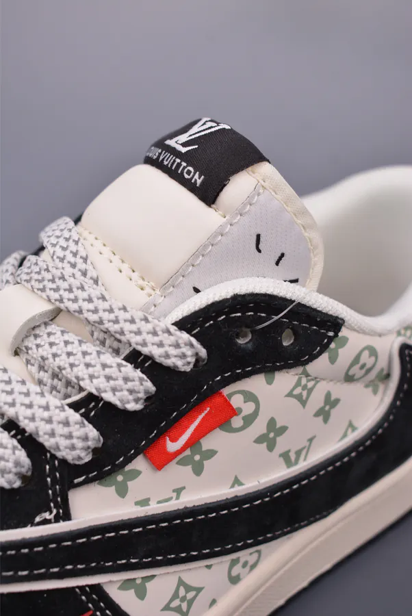 Fraent x Travis Scott x Air 1 Low 三方联名倒钩鞋