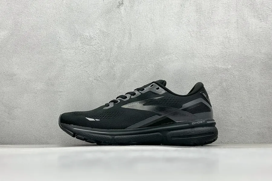 Brooks Ghost 15th Generation Low Top Running Shoes