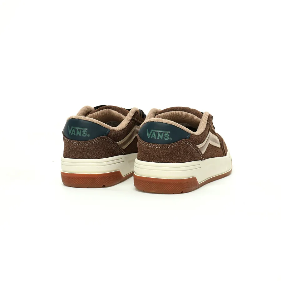 VAN Upland Skate Low Retro Sneaker with Thick Sole