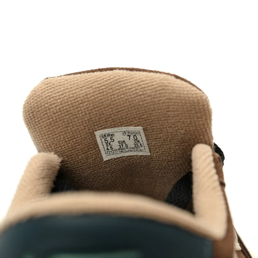 VAN Upland Skate Low Retro Sneaker with Thick Sole