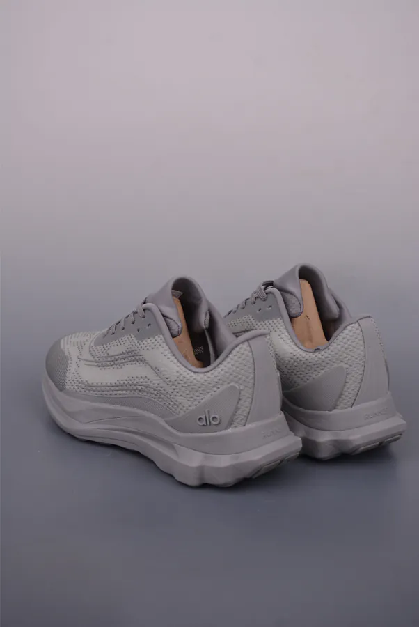 Alo Runner Mode Comfortable and Minimalist Low Top Sneakers