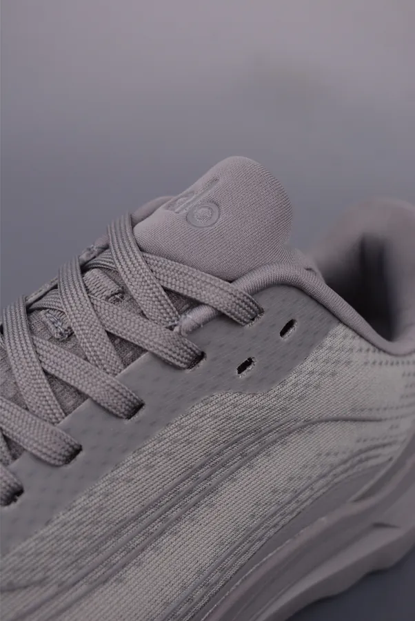 Alo Runner Mode Comfortable and Minimalist Low Top Sneakers