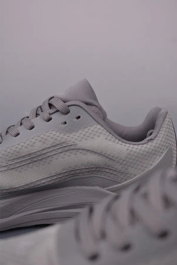 Alo Runner Mode Comfortable and Minimalist Low Top Sneakers