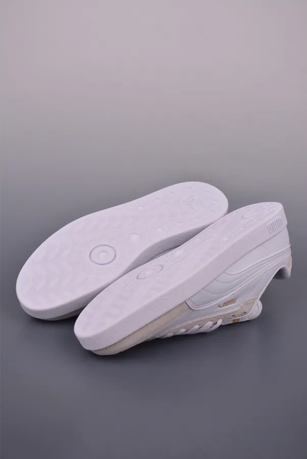 PUM ub Li Era Lightweight Slip Resistant Low Top Sneakers