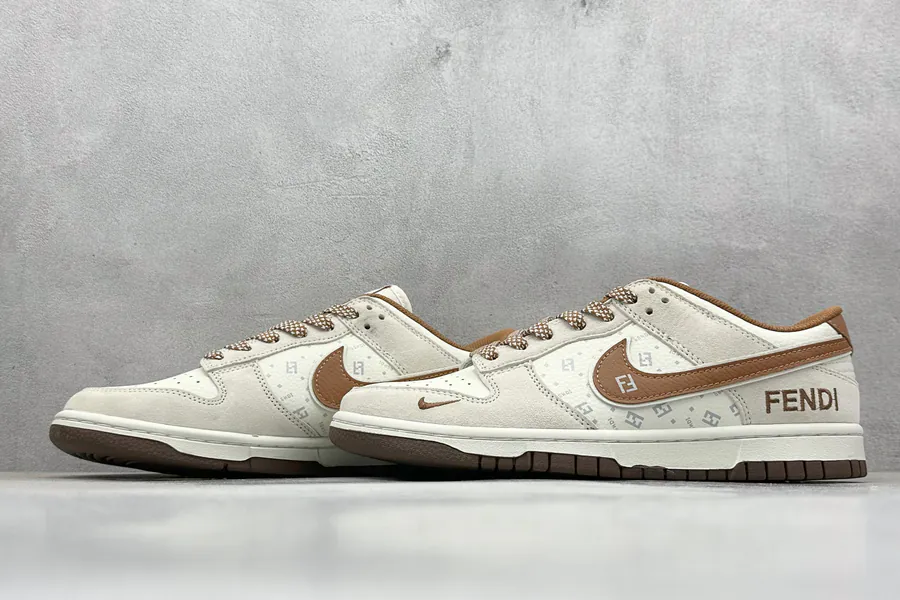 Nk SB Dunk Low x Fendi Collaboration Low Top Sneaker