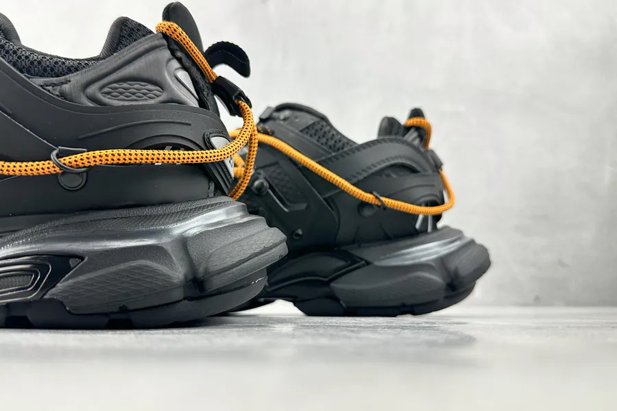 BAL Tra Trail Black