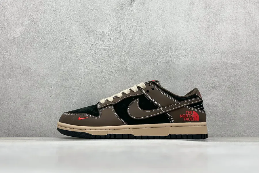 Nike SB Dunk Low x The North Face Bucket Bag