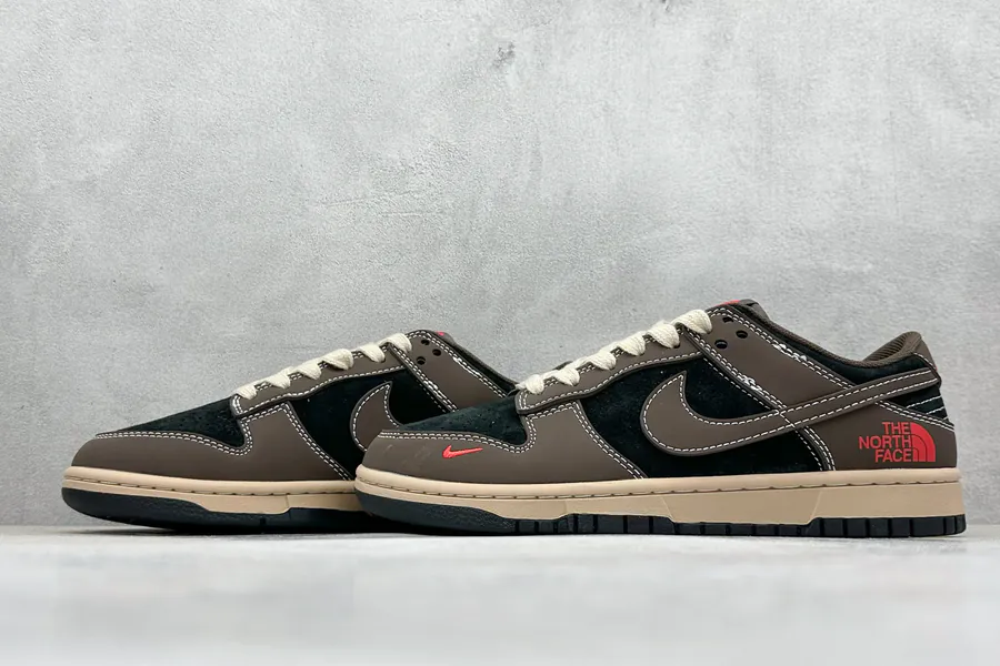 Nike SB Dunk Low x The North Face Bucket Bag