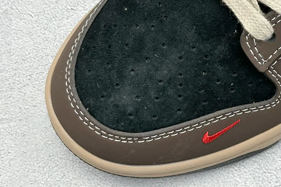 Nike SB Dunk Low x The North Face Bucket Bag