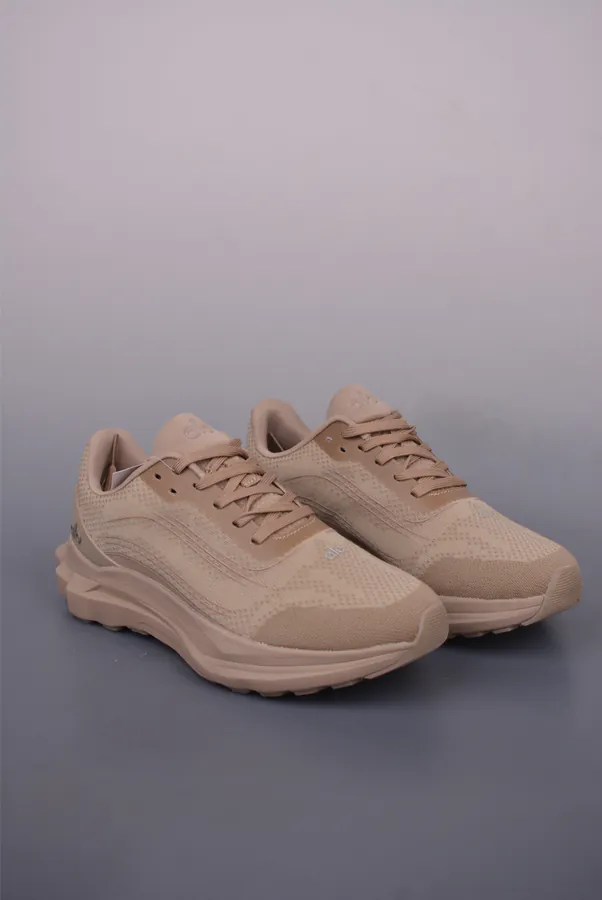 Alo Runner Mode Comfortable and Minimalist Low Top Sneakers