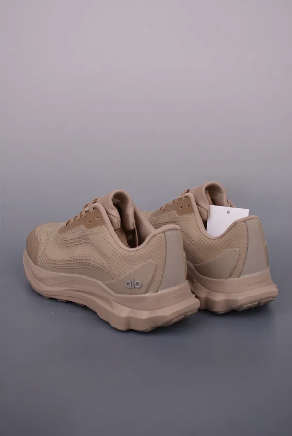Alo Runner Mode Comfortable and Minimalist Low Top Sneakers