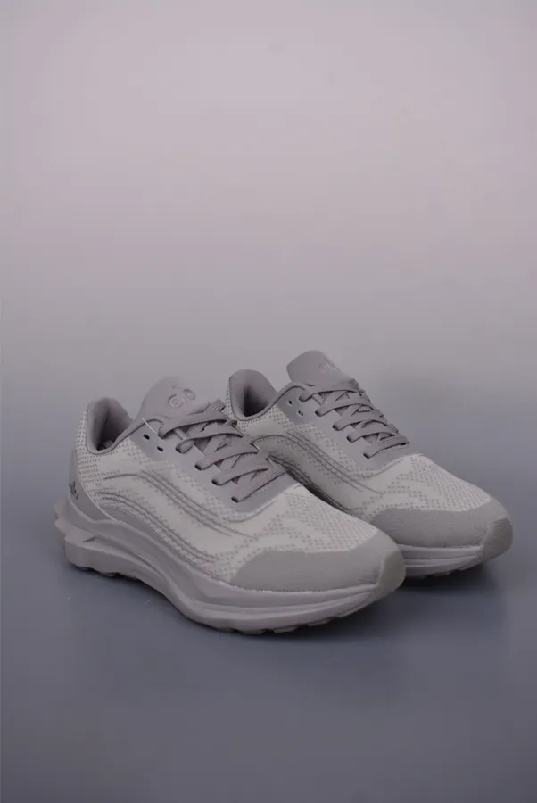 Alo Runner Mode Comfortable and Minimalist Low Top Sneakers