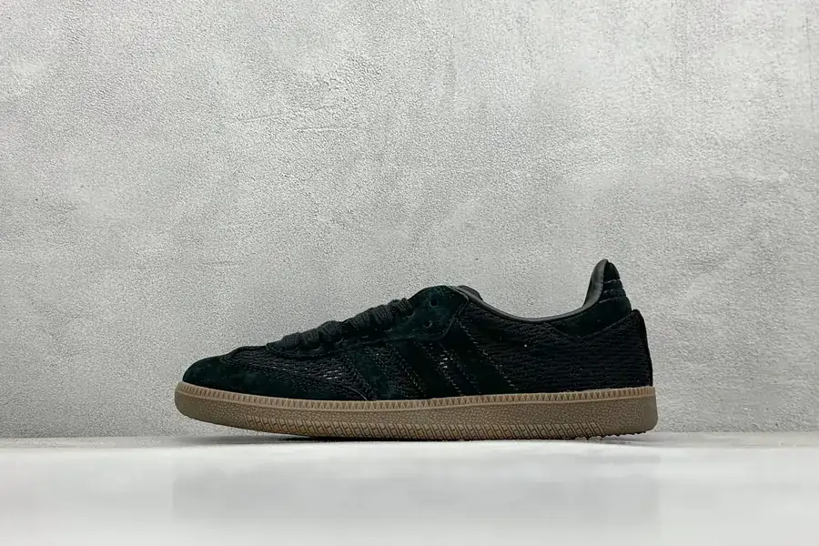 AD Originals Samba OG Training Shoes in Black