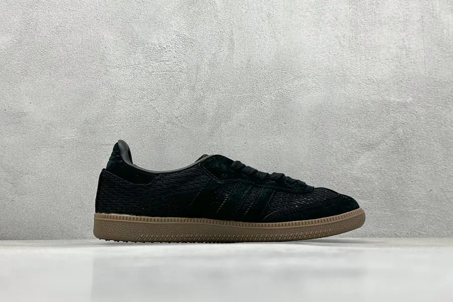 AD Originals Samba OG Training Shoes in Black
