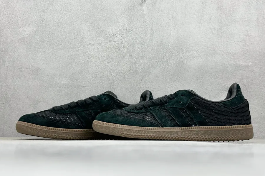 AD Originals Samba OG Training Shoes in Black