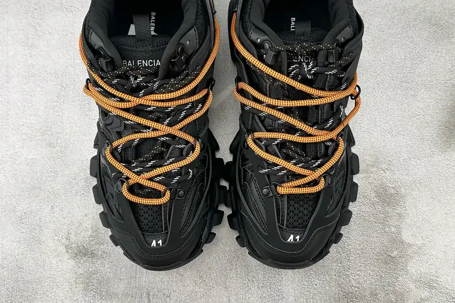 BAL Tra Trail Black