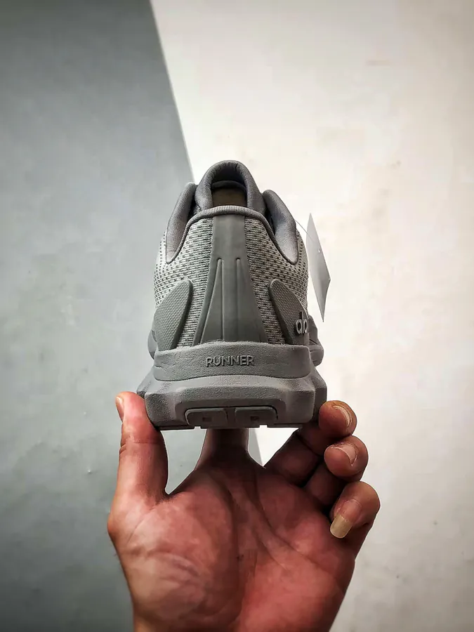 ALO Yoga Alo Runner Grey