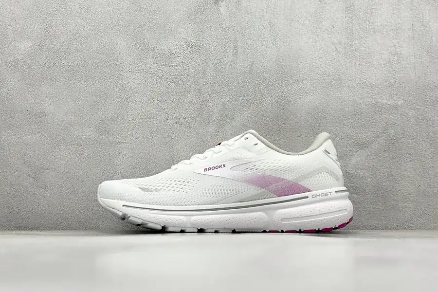Brooks Ghost 15th Generation Low Top Running Shoes
