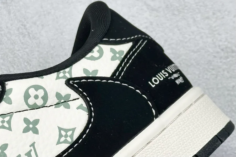 Fraent x Travis Scott x Air 1 Low 三方联名倒钩鞋