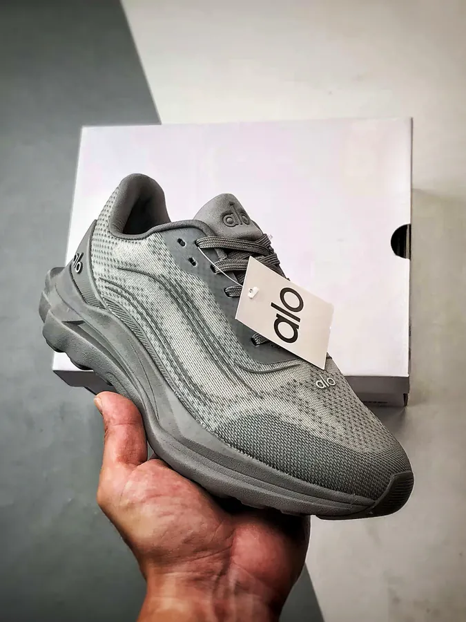 ALO Yoga Alo Runner Grey