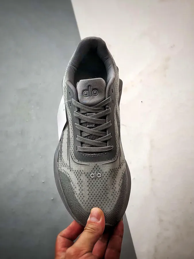 ALO Yoga Alo Runner Grey