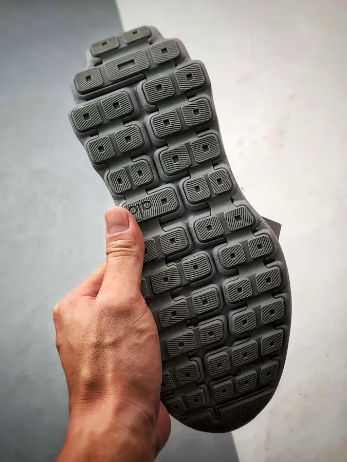 ALO Yoga Alo Runner Grey