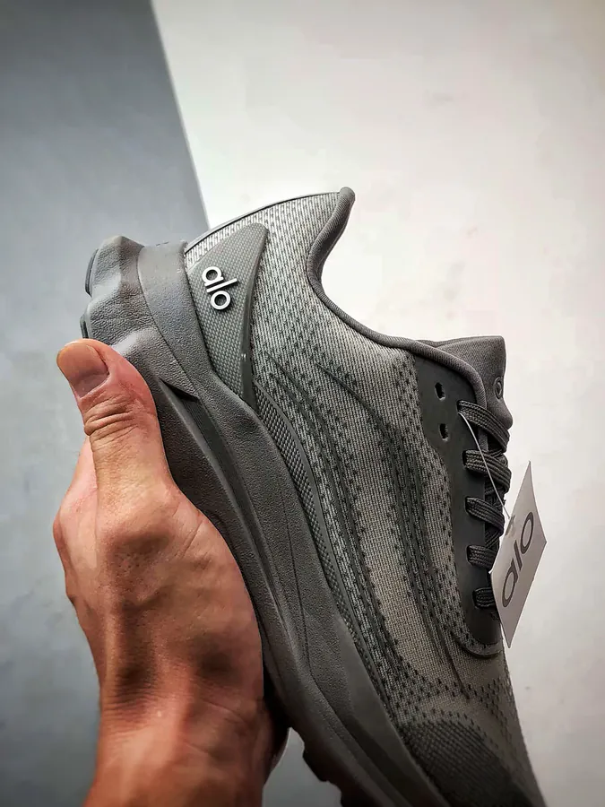 ALO Yoga Alo Runner Grey