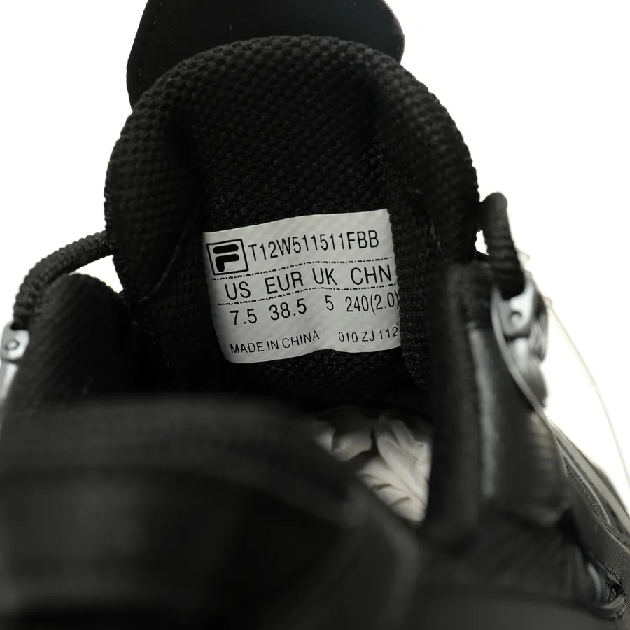 Fila Fusion Comet Comet Low Top Sporty Dad Sneakers in Black Silver