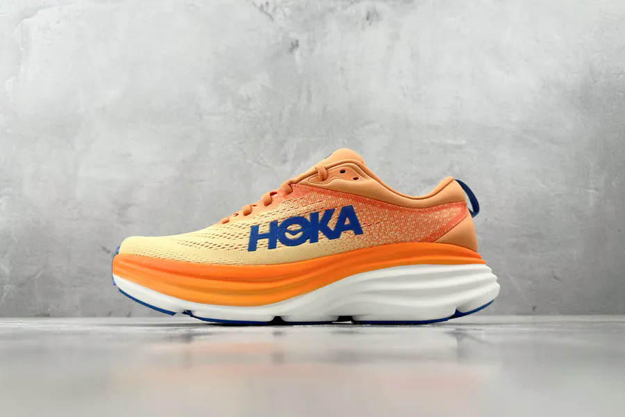 Hoka One One Bondi 8 in Orange