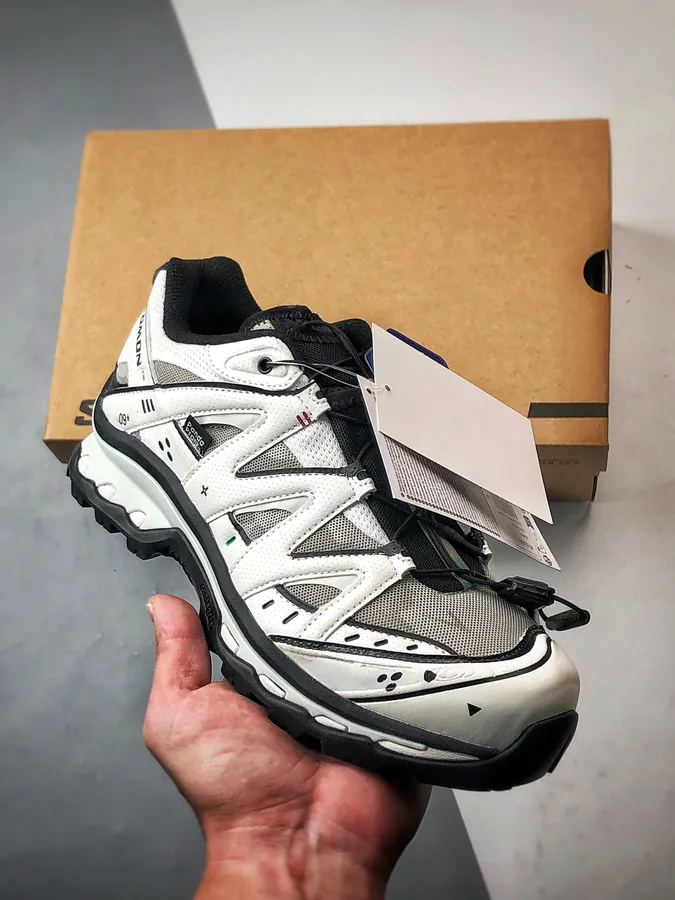Salomon XT Quest ADV Running Shoes Retro Functional Style