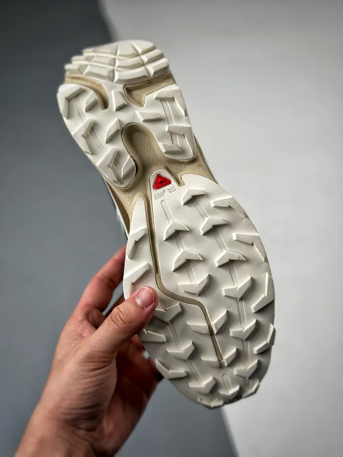Salomon XT 6 Retro Tech Sneaker