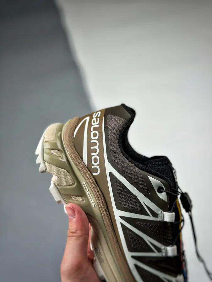 Salomon XT 6 Retro Tech Sneaker