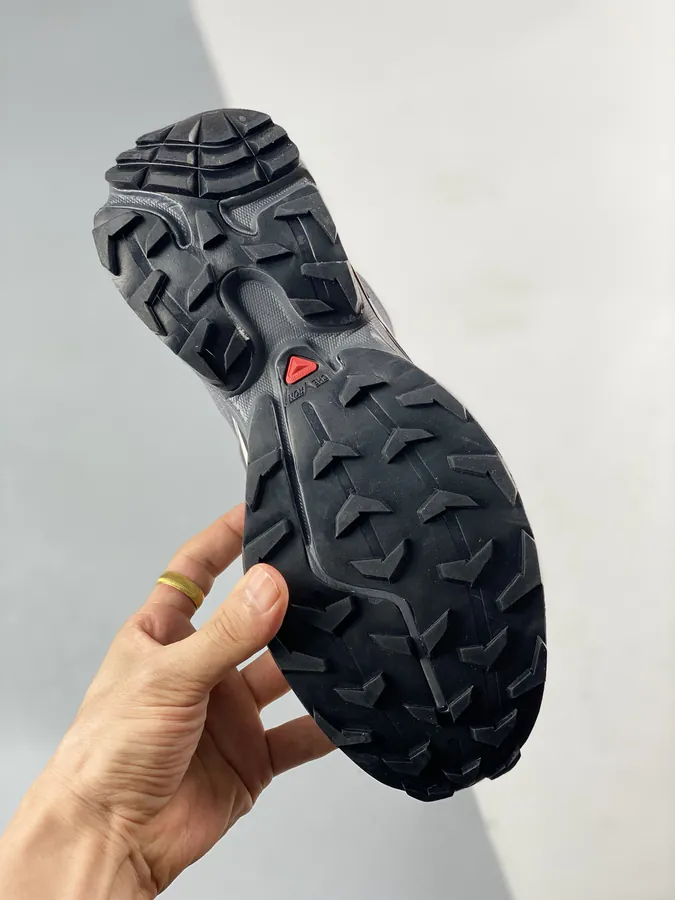 Salomon XT 6 EXPANSE Trendy Trail Running Shoes