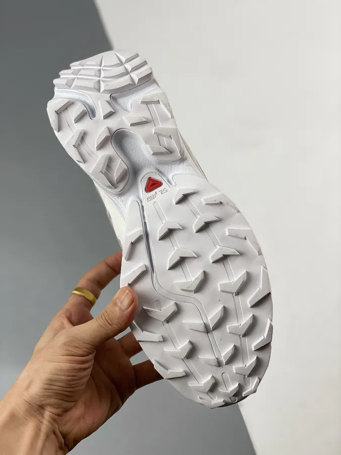 Salomon XT 6 EXPANSE Trendy Trail Running Shoes