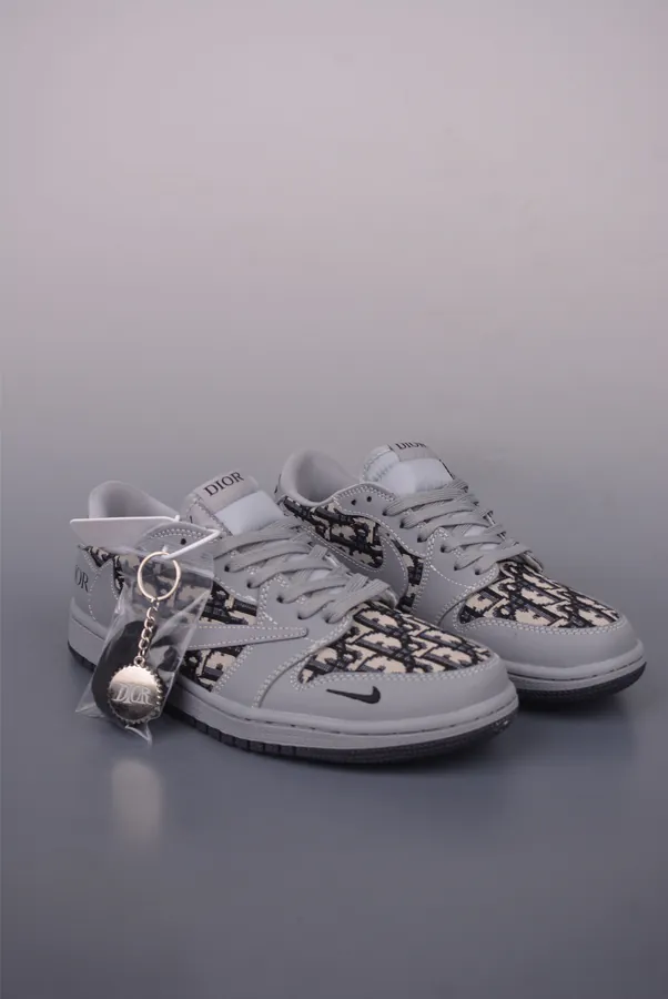 Fraent x Travis Scott x Air 1 Low 三方联名倒钩