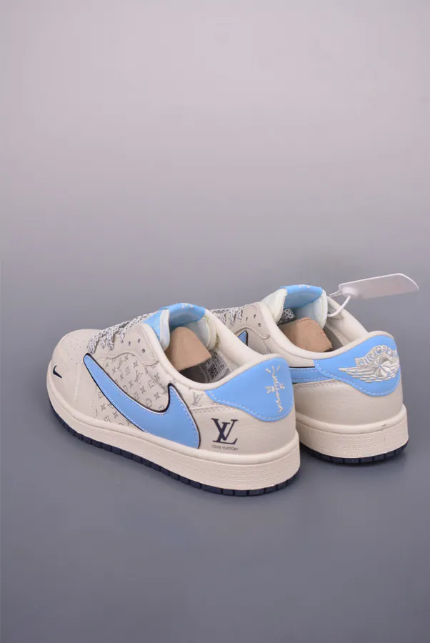 Fraent x Travis Scott x Air 1 Low 三方联名低帮倒钩鞋
