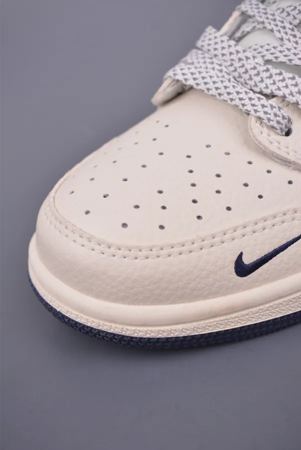 Fraent x Travis Scott x Air 1 Low 三方联名低帮倒钩鞋