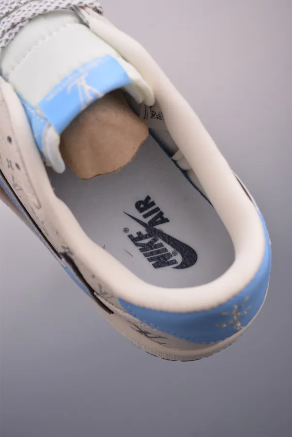 Fraent x Travis Scott x Air 1 Low 三方联名低帮倒钩鞋