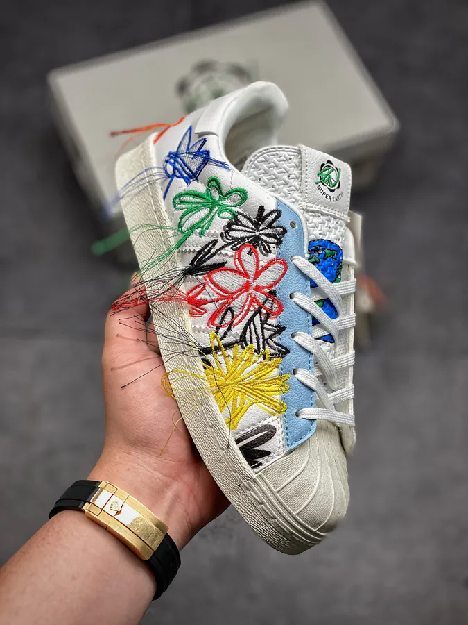 SW x Originals Shell Head Sneaker with Embroidered Flowers