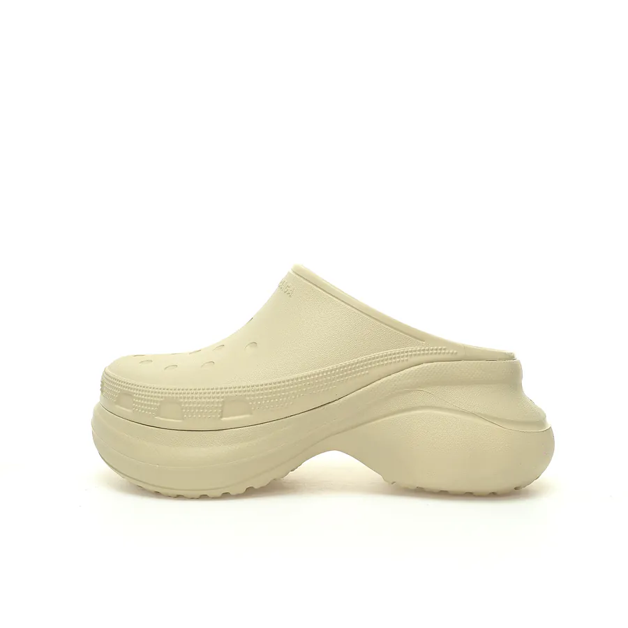 Cruise Platform Mule Sandals in Grained Calfskin