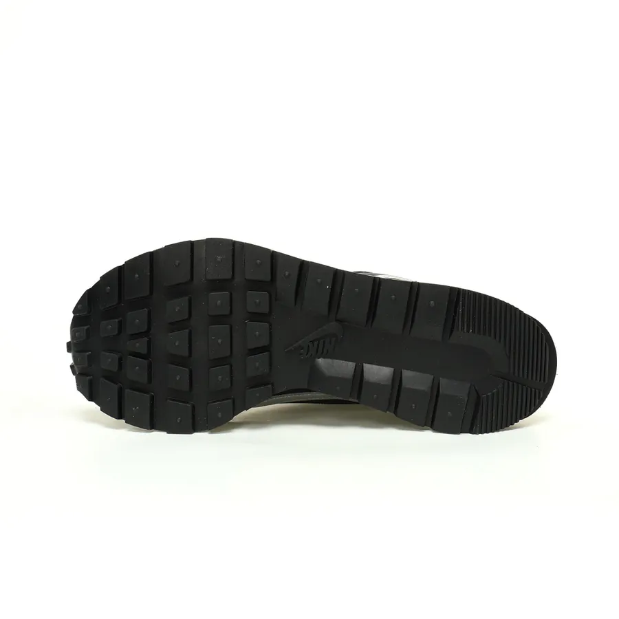 Sacai x Nike VaporWaffle 3.0 BlackSilverGrey