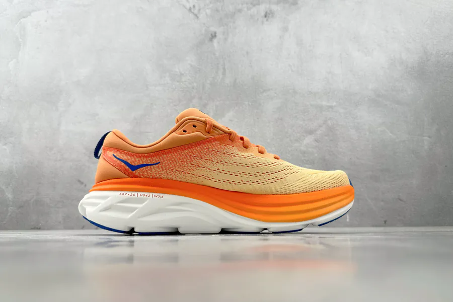 Hoka One One Bondi 8 in Orange