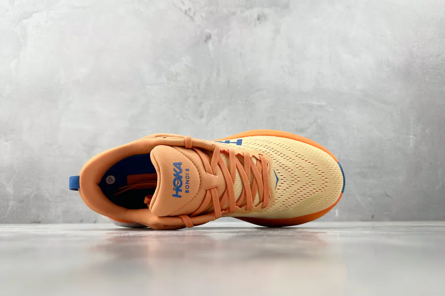 Hoka One One Bondi 8 in Orange