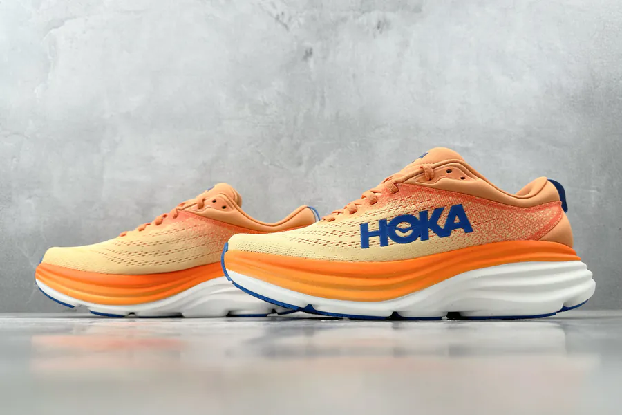 Hoka One One Bondi 8 in Orange