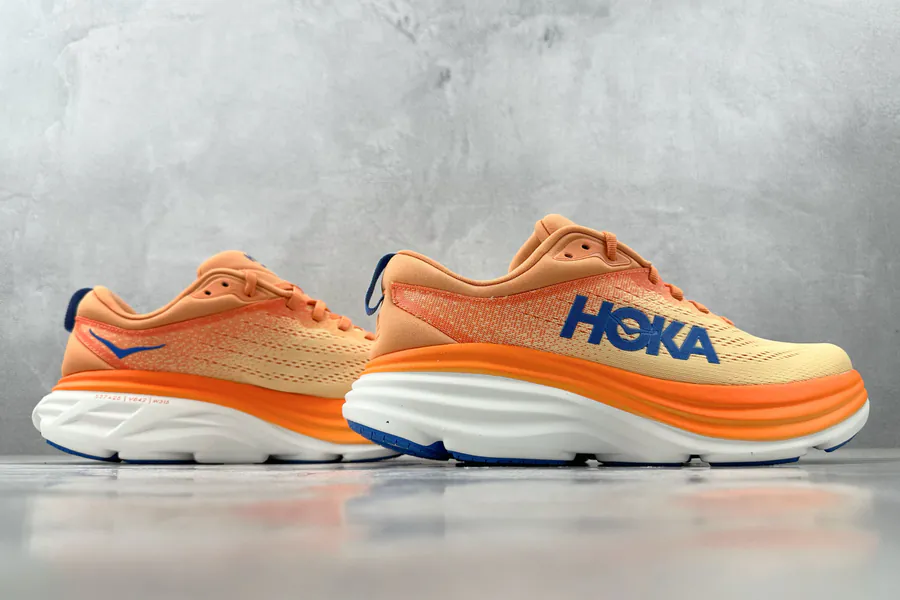 Hoka One One Bondi 8 in Orange