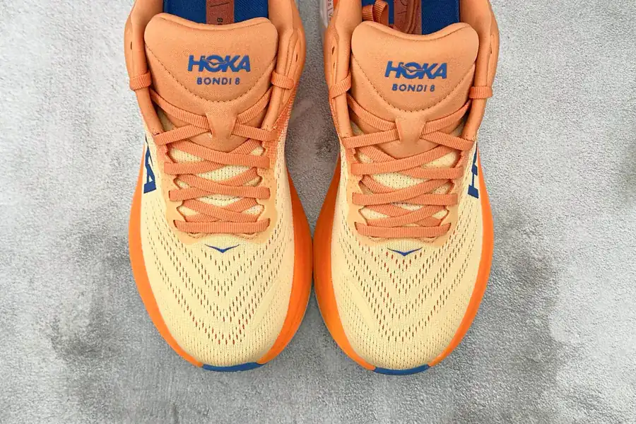 Hoka One One Bondi 8 in Orange