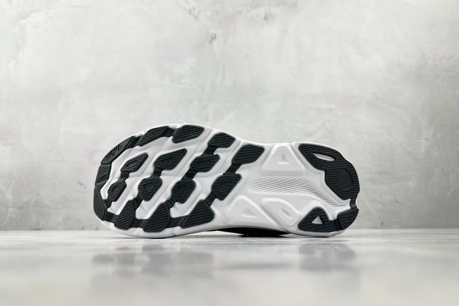 One One Ifton 9 in Black